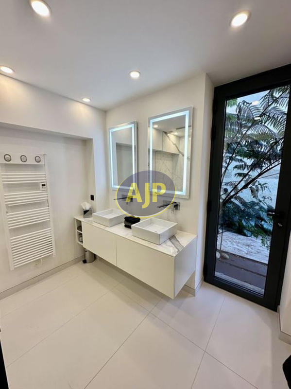 Maison d'architecte - 197 m² - 7 pièces