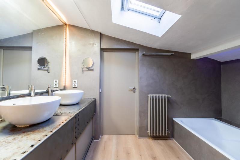 Maison - 210 m² - 7 pièces