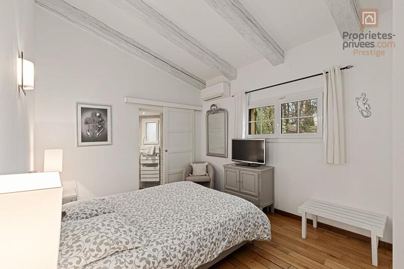 Maison - 246 m² - 8 pièces