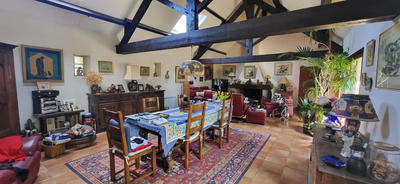 Maison - 224 m² - 9 pièces