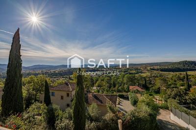 Maison - 232 m² - 8 pièces