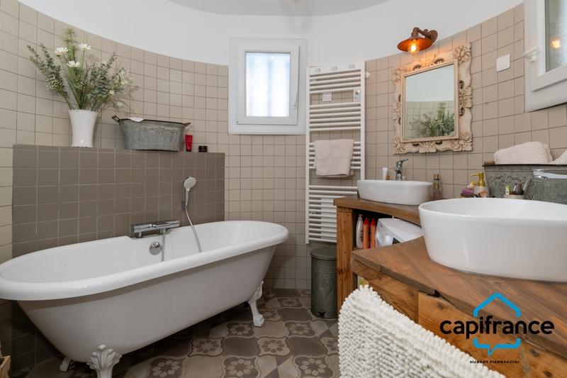 Maison - 175 m² - 7 pièces