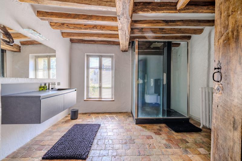Maison - 453 m² - 7 pièces