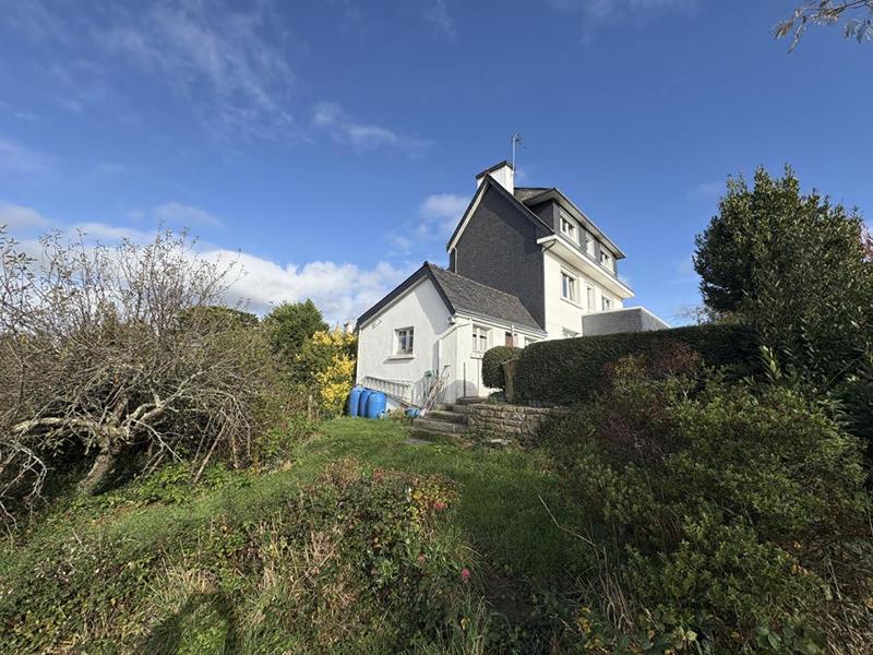 Maison - 111 m² - 6 pièces