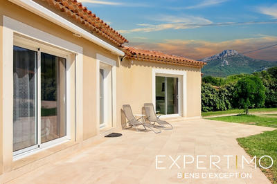 Villa - 220 m² - 8 pièces