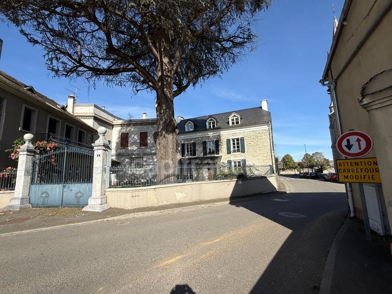 Maison bourgeoise - 280 m² - 7 pièces