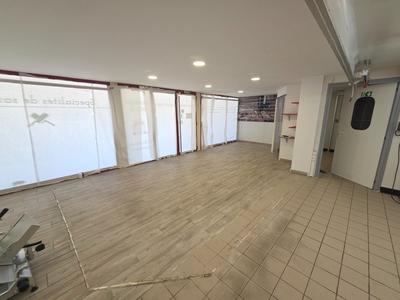 Local commercial - 86 m² - 5 pièces