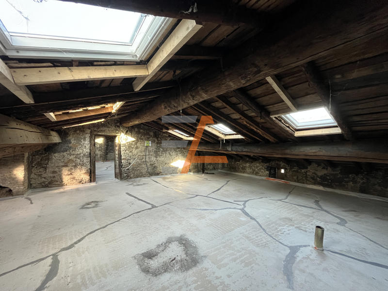 Appartement - 143 m² - 6 pièces