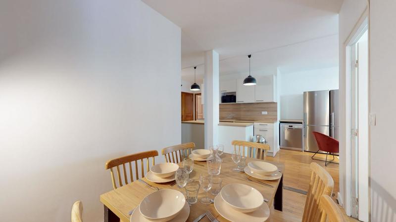 Appartement - 112 m² - 6 pièces