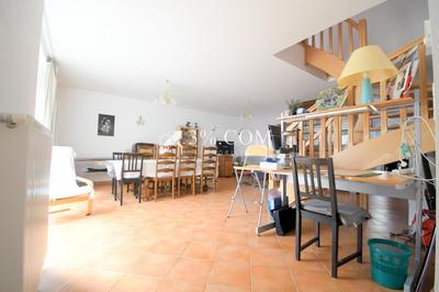 Maison - 283 m² - 10 pièces