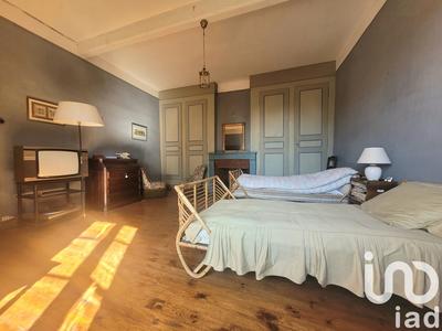 Maison - 240 m² - 8 pièces