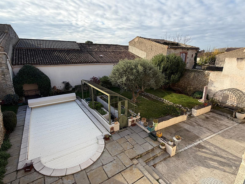 Maison - 340 m² - 8 pièces