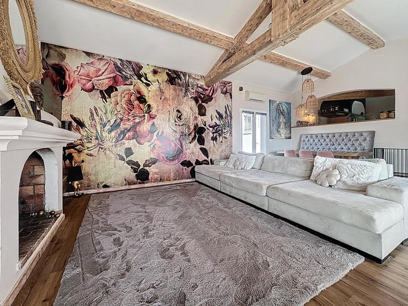 Maison - 280 m² - 10 pièces