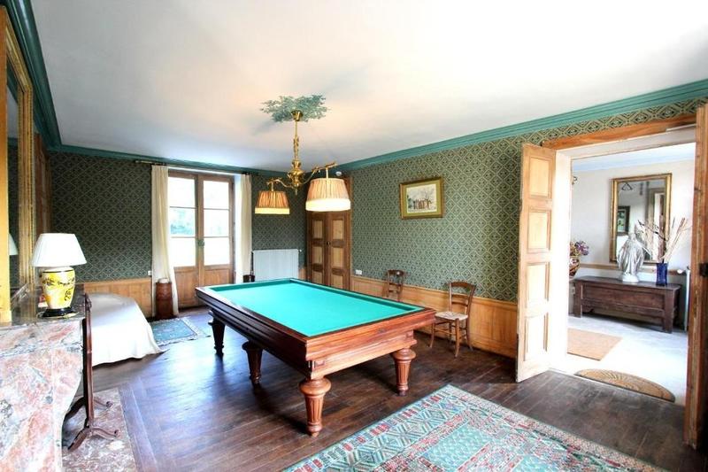 Manoir - 1 500 m² - 35 pièces