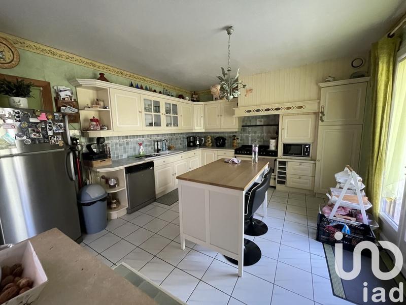 Maison - 240 m² - 8 pièces