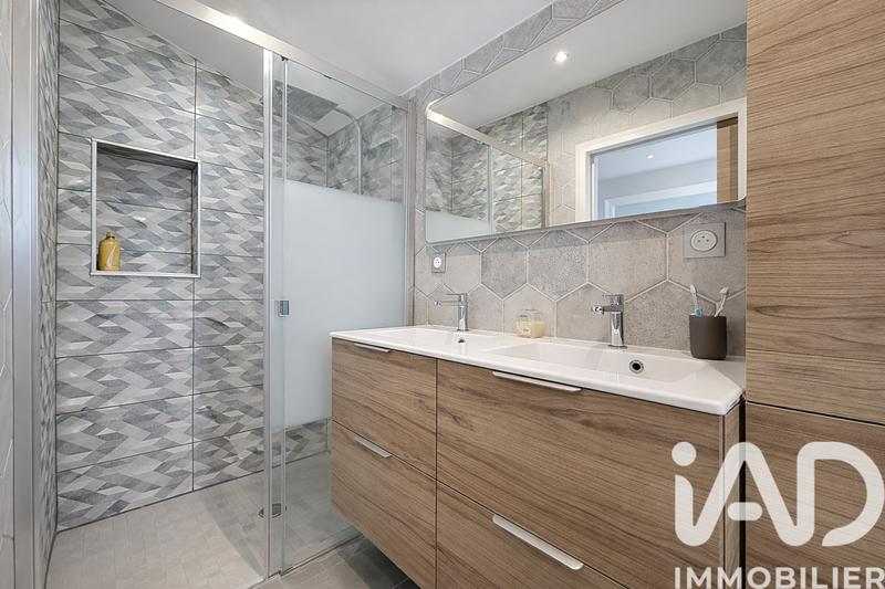 Maison - 189 m² - 8 pièces