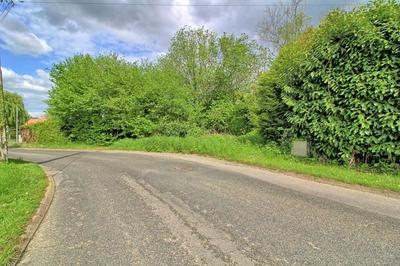 Terrain constructible - 836 m²