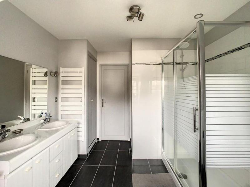 Maison - 225 m² - 9 pièces