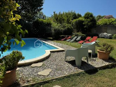 Maison en pierre - 208 m² - 7 pièces