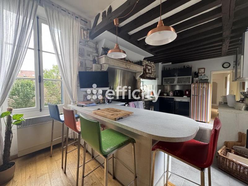 Maison - 250 m² - 11 pièces