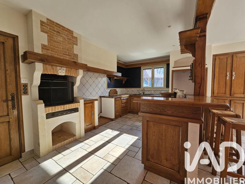 Maison - 312 m² - 9 pièces