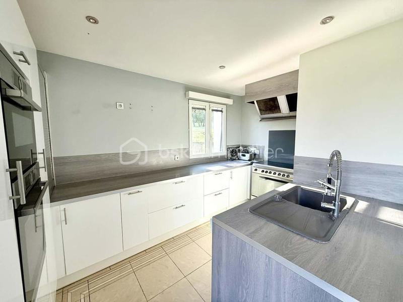 Propriété - 195 m² - 9 pièces