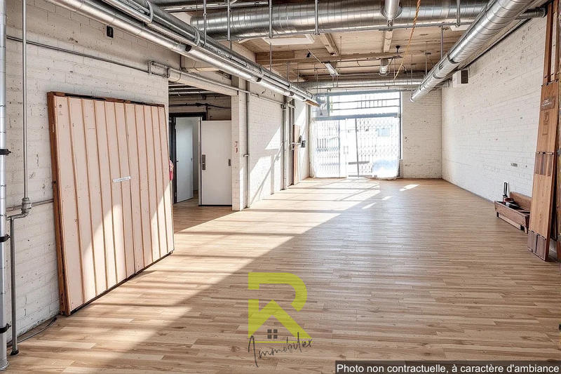 Local commercial - 200 m² - 4 pièces