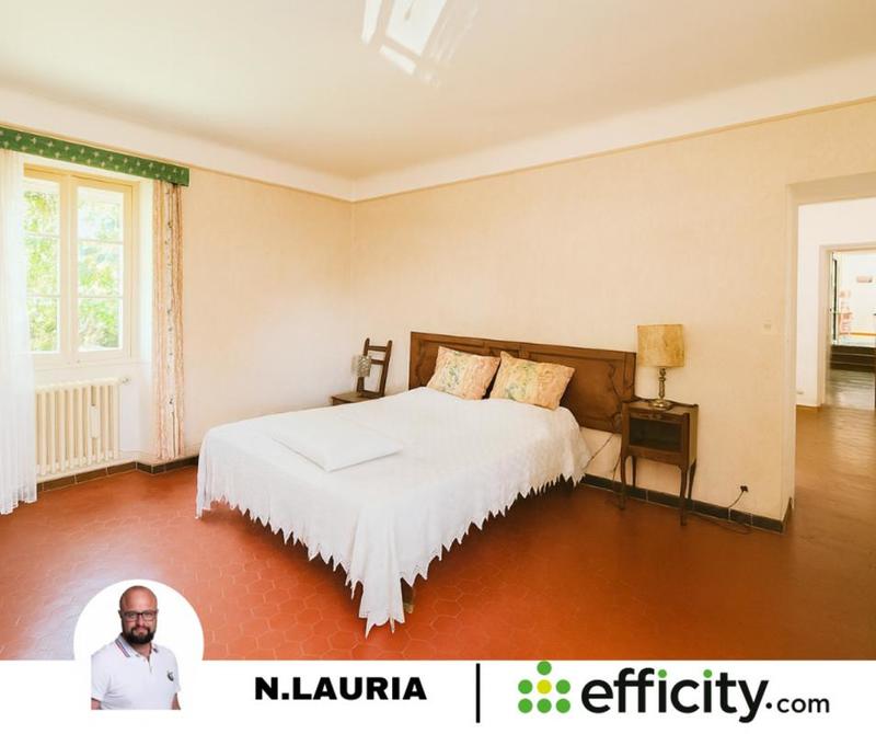 Maison - 185 m² - 9 pièces