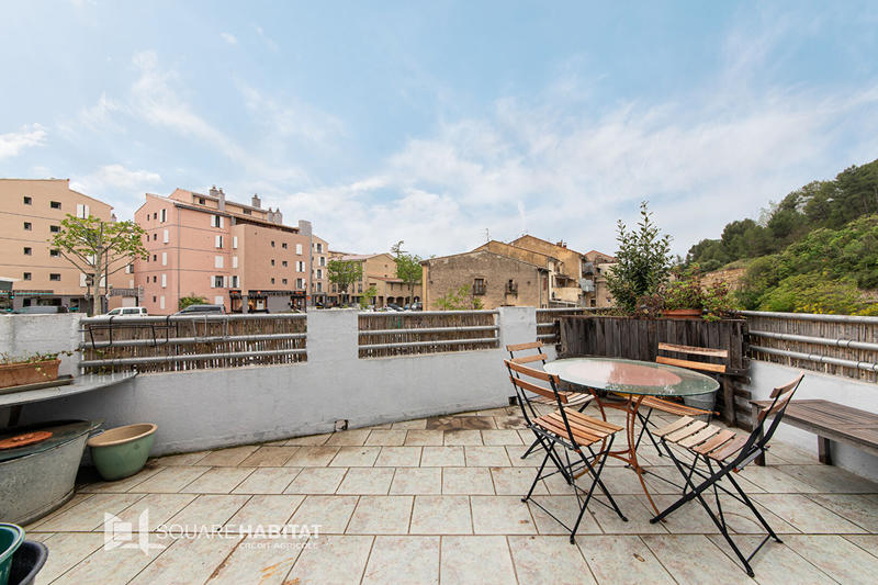 Maison - 240 m² - 9 pièces