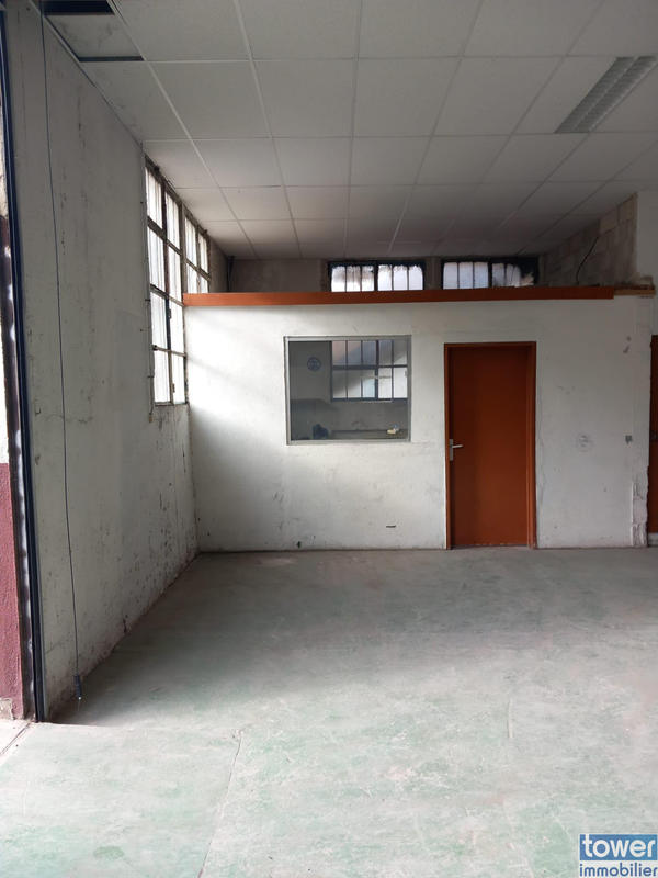 Entrepôt - 160 m²