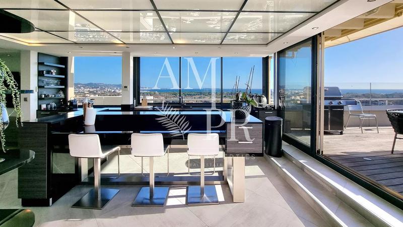 Appartement - 200 m² - 4 pièces