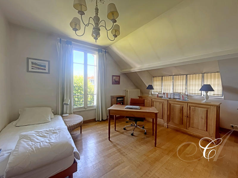 Villa - 183 m² - 6 pièces