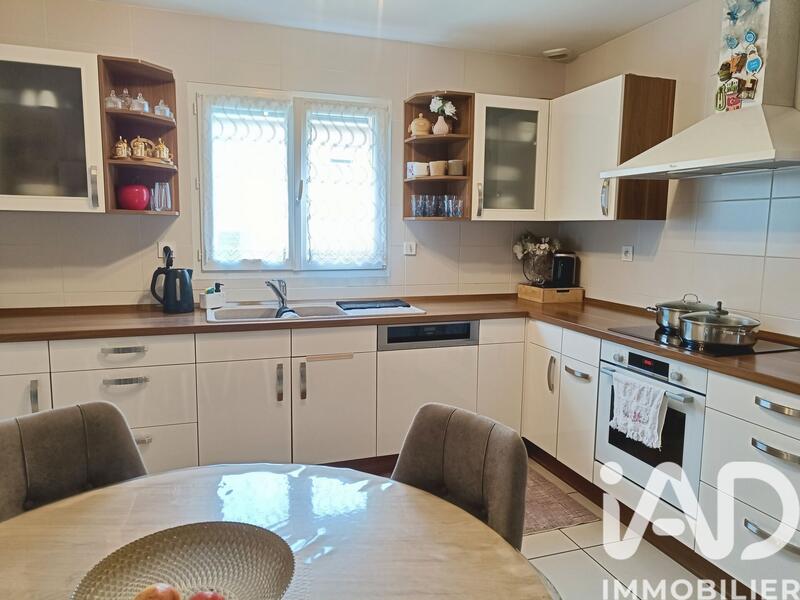 Maison - 104 m² - 4 pièces