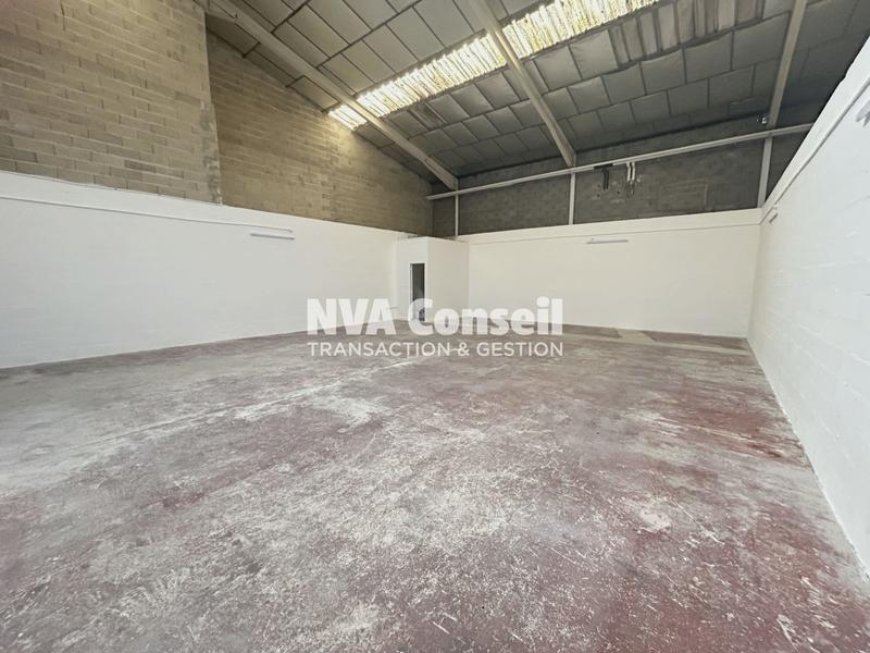 Local d'activités - 209 m²