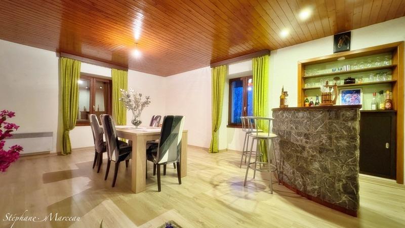 Maison - 308 m² - 8 pièces