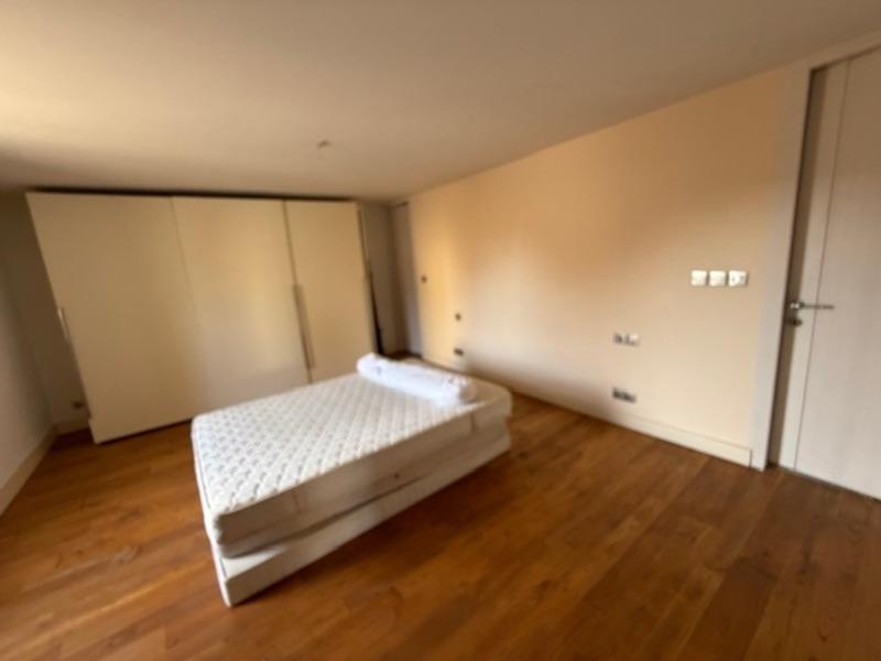 Maison - 300 m² - 7 pièces