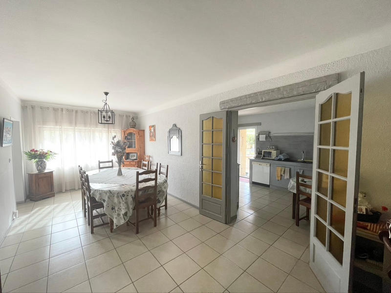 Maison - 218 m² - 8 pièces