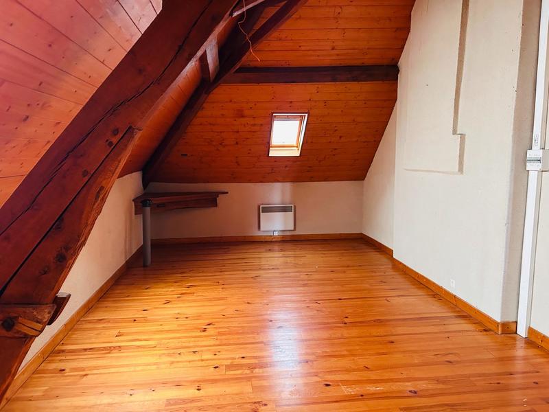 Maison - 420 m² - 12 pièces