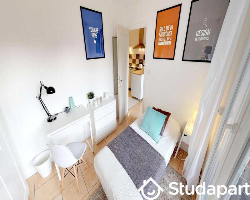 Chambre - 70 m² - 1 pièce