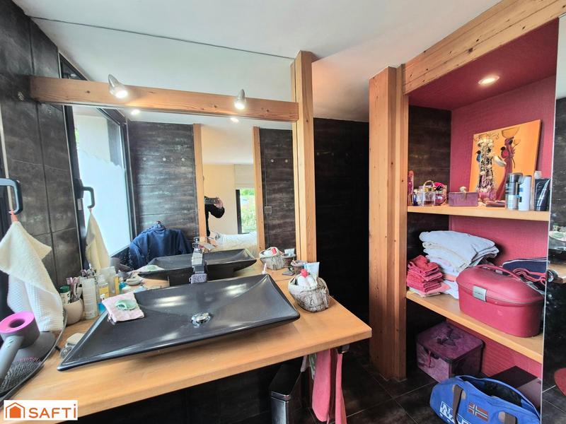 Maison - 189 m² - 9 pièces