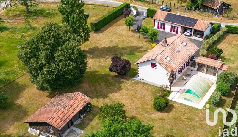 Maison - 250 m² - 9 pièces