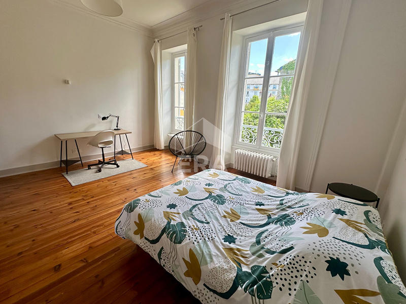 Maison - 338 m² - 14 pièces