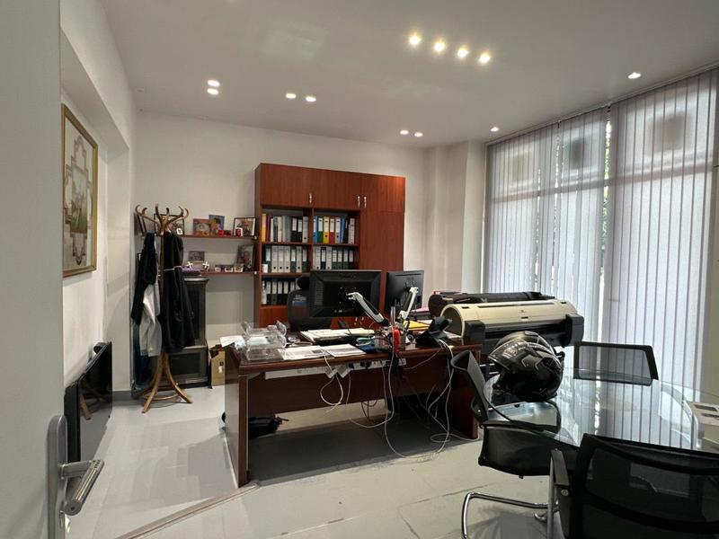 Local commercial - 83 m²