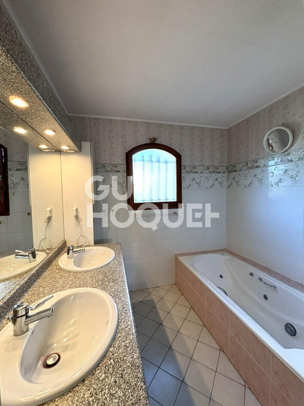 Maison - 136 m² - 5 pièces