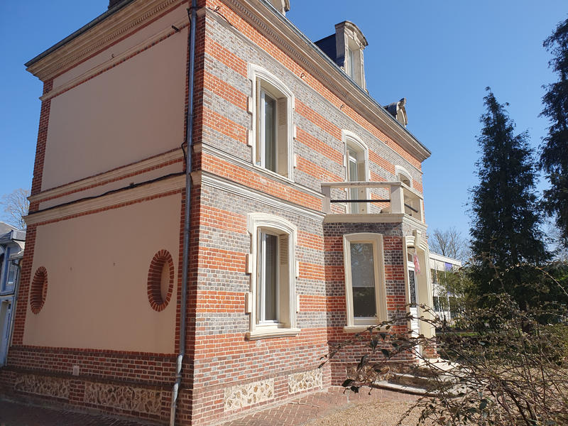 Maison - 187 m² - 10 pièces