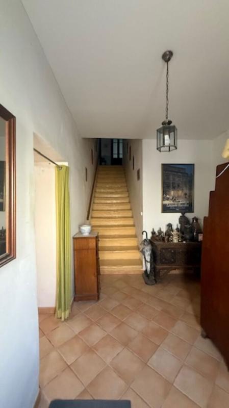 Maison - 520 m² - 6 pièces