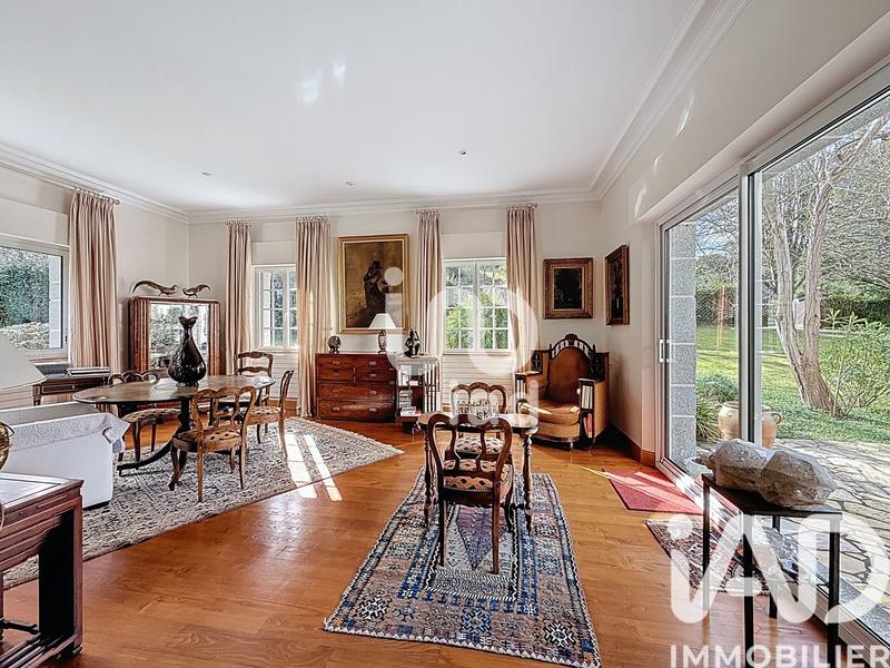 Maison - 320 m² - 10 pièces