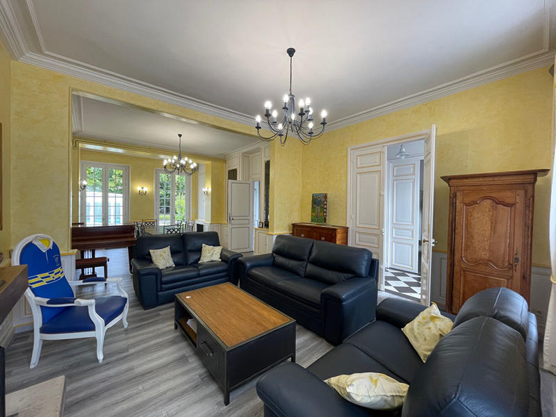 Maison - 295 m² - 10 pièces