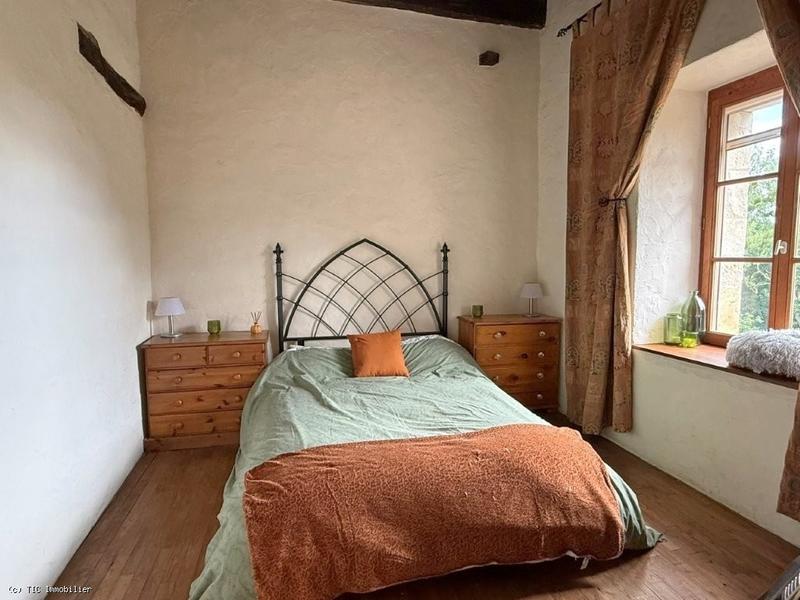 Propriété - 134 m² - 10 pièces