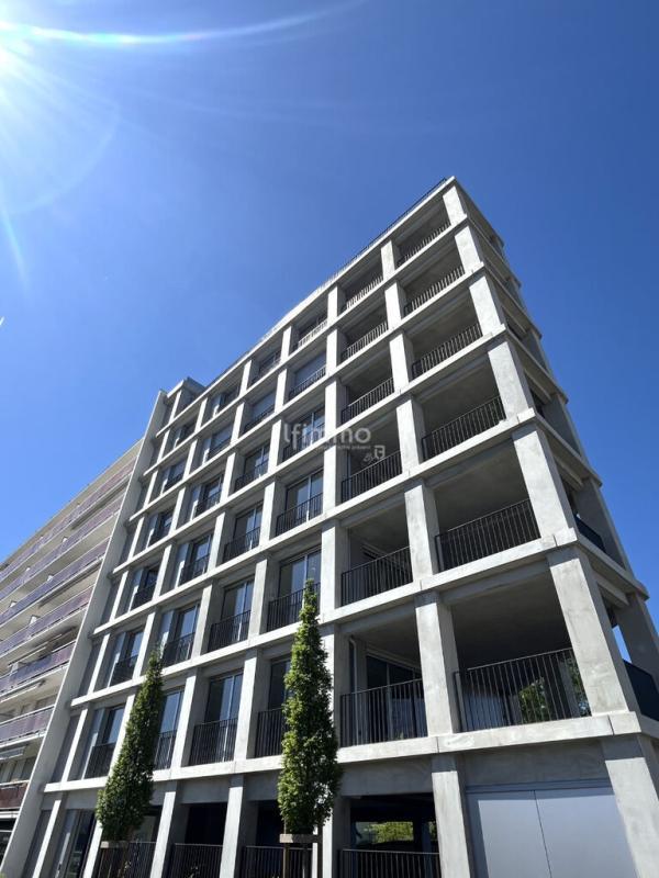 Loft - 125 m² - 4 pièces